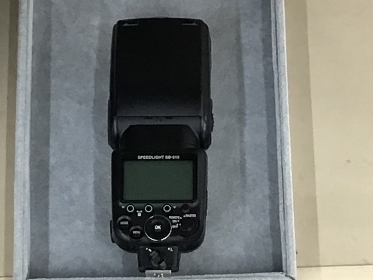 SB-910 スピードライト