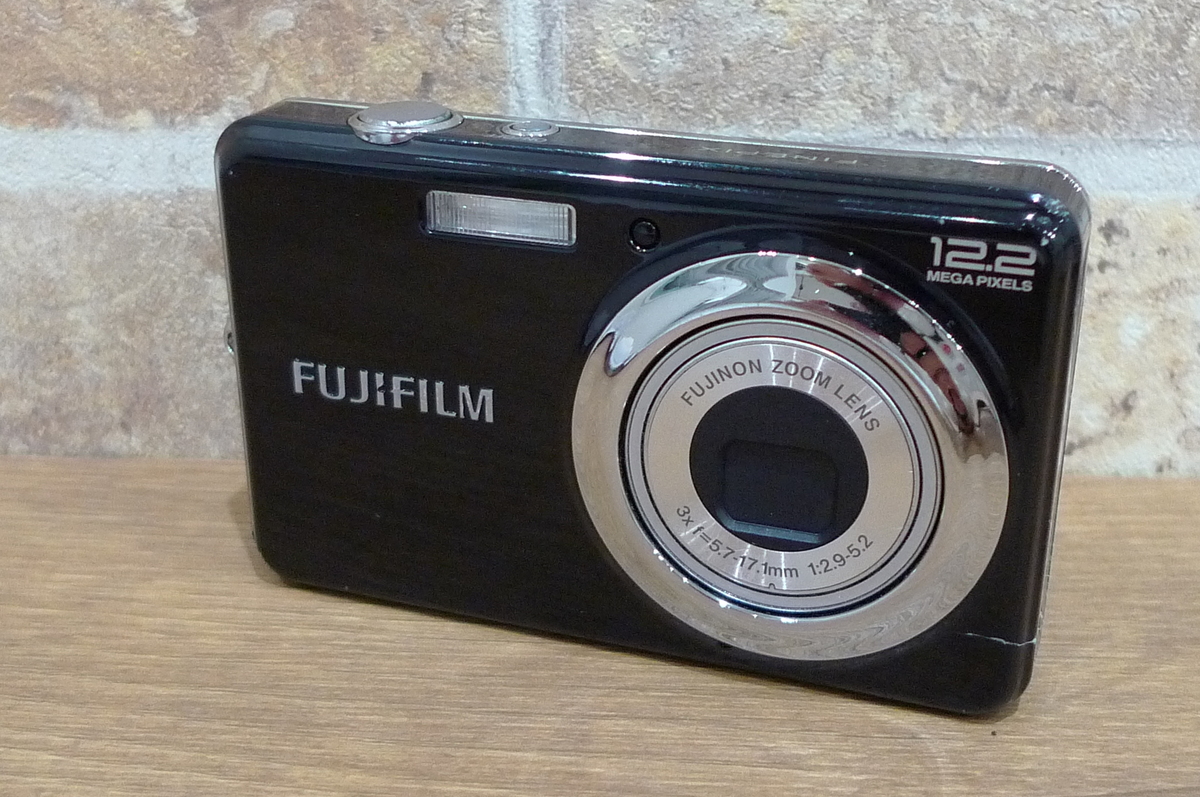 最高級 中古】フジフイルム（FUJIFILM）FinePix J30 ブラック【1220万 デジタルカメラ