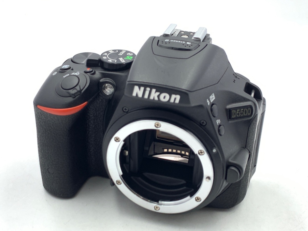 �j�R�� D5500 �{�f�B �u���b�N