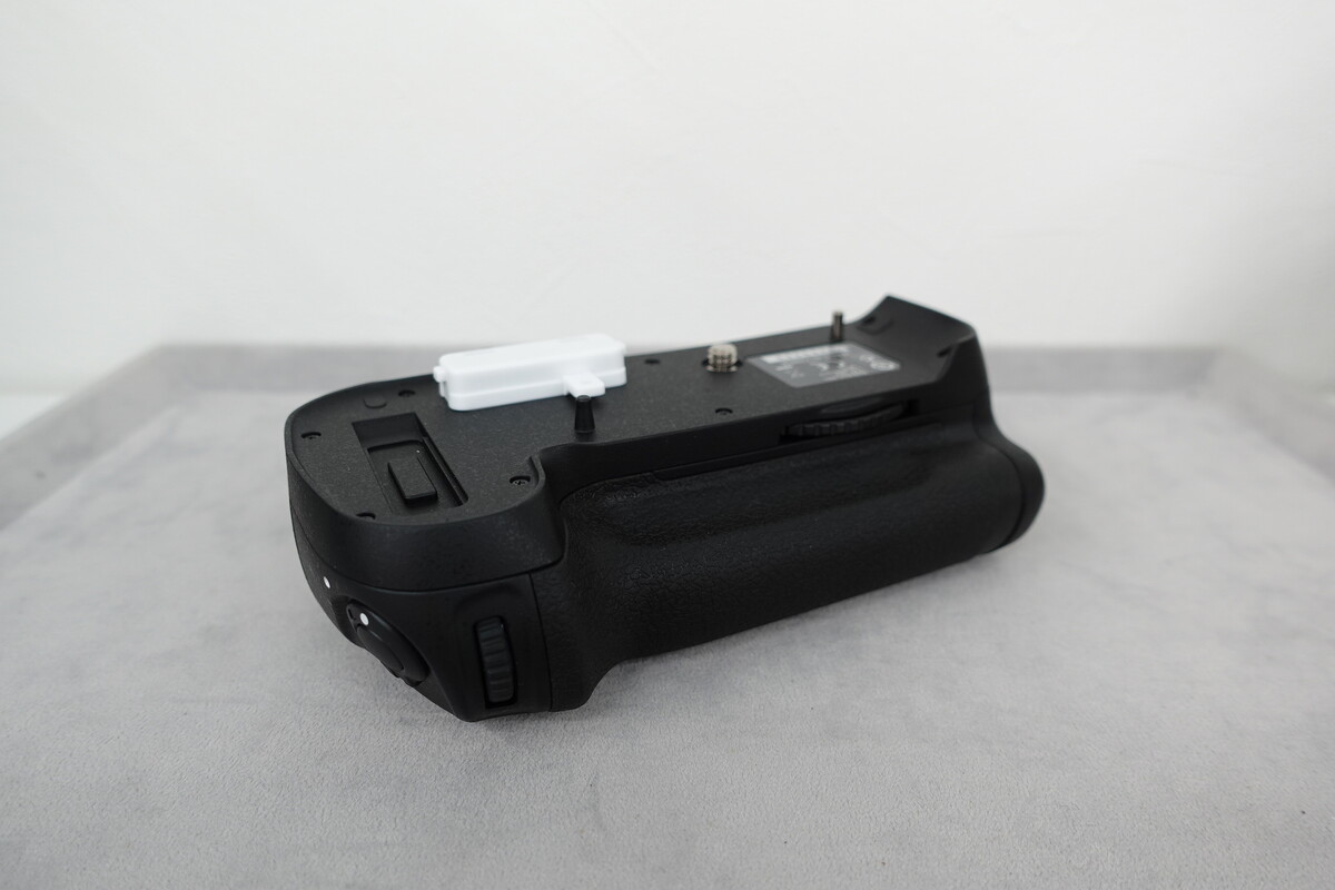中古】ニコン マルチパワーバッテリーパック MB-D12 在庫一覧｜カメラ