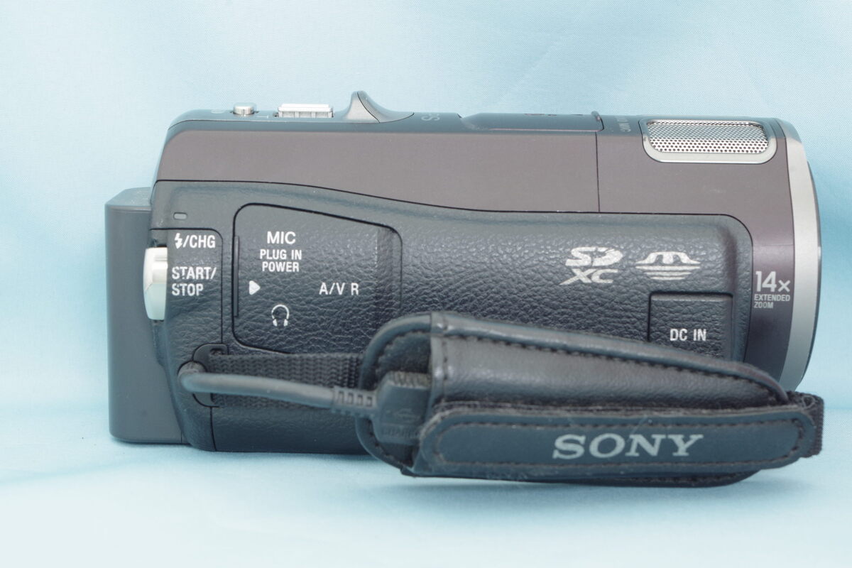 ビデオカメラ　ソニー デジタルHDビデオカメラレコーダー (ボルドーブラウン) [HDR-CX560V(T)] hdr-cx560v_brown_open.jpg