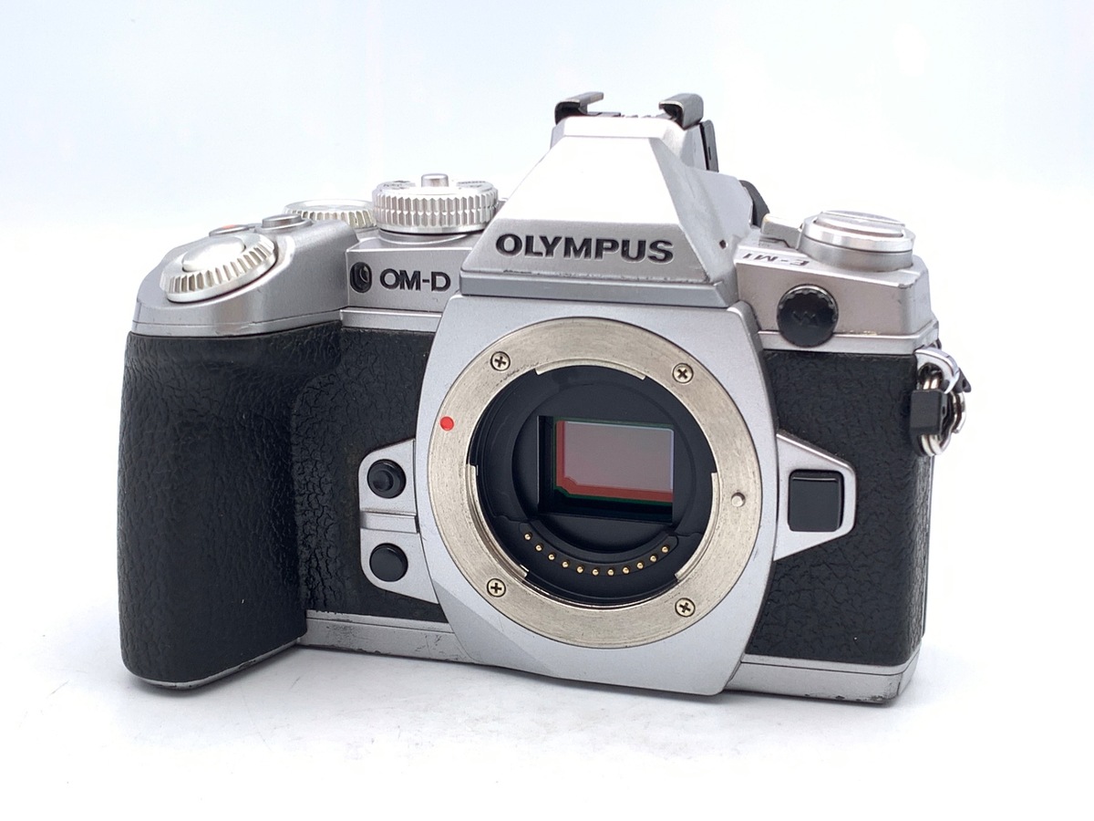 OLYMPUS E-M10 Mark III シルバー ダブルズームレンズキット OM-D E-M10 Mark III EZダブルズームキット [シルバー]の製品画像
