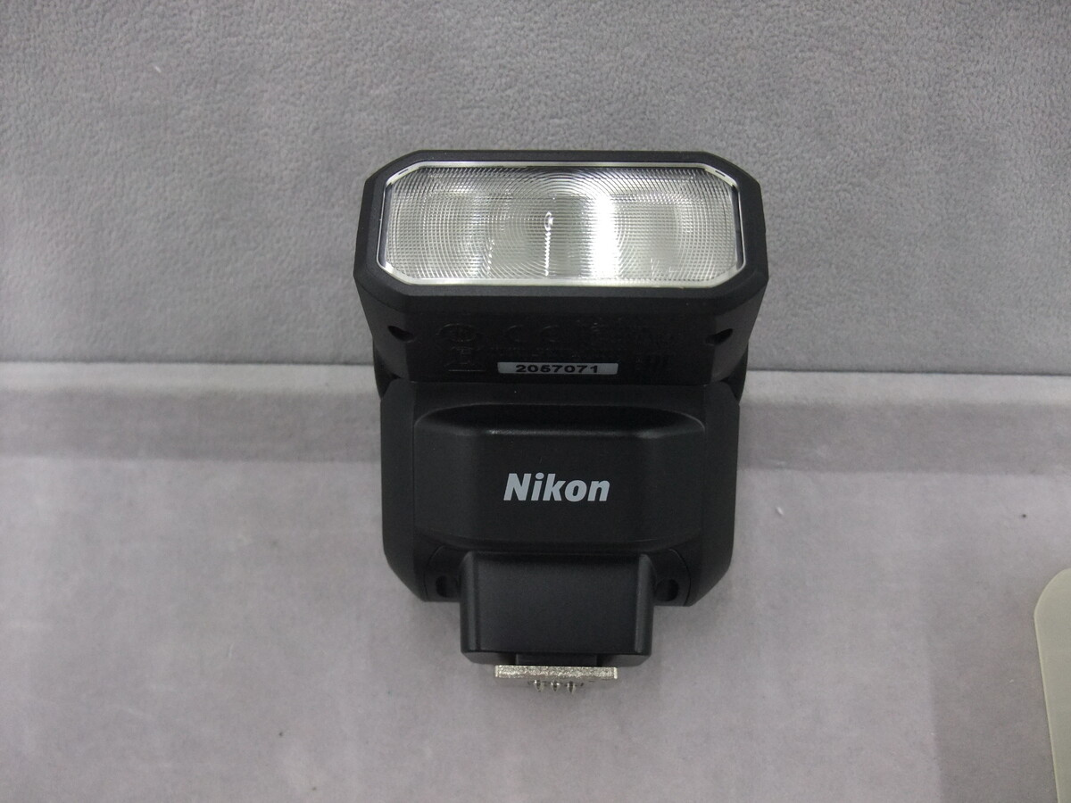 SB-300 スピードライト