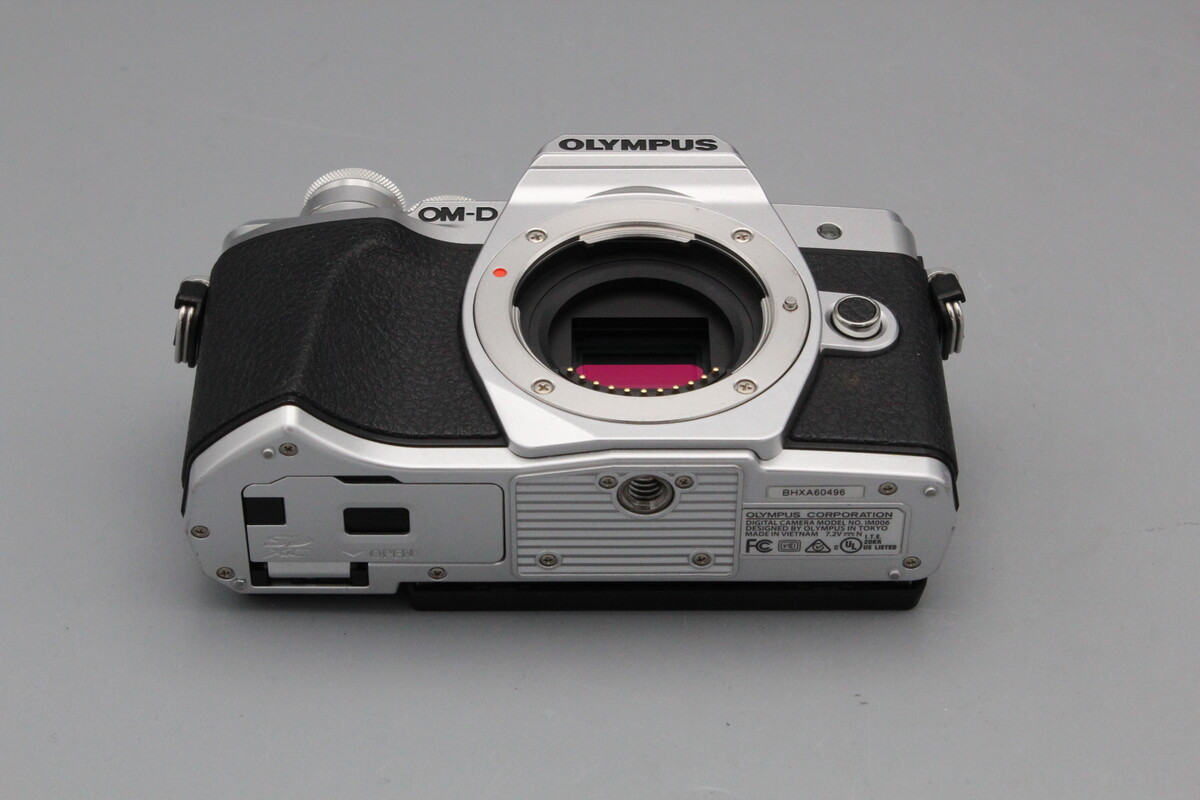 オリンパス OM-D E-M10 MarkIII ボディ シルバー