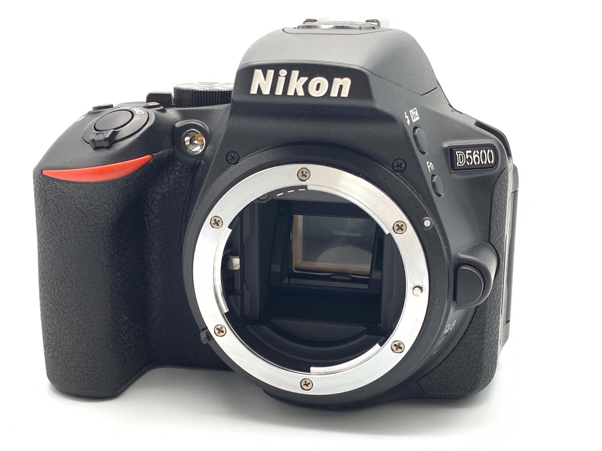 【美品】Nikon ニコンD5600 ダブルズームキット 一眼レフ　即購入可能 ニコン 中古 1年保証 美品 Nikon D5600 ダブルズームキット