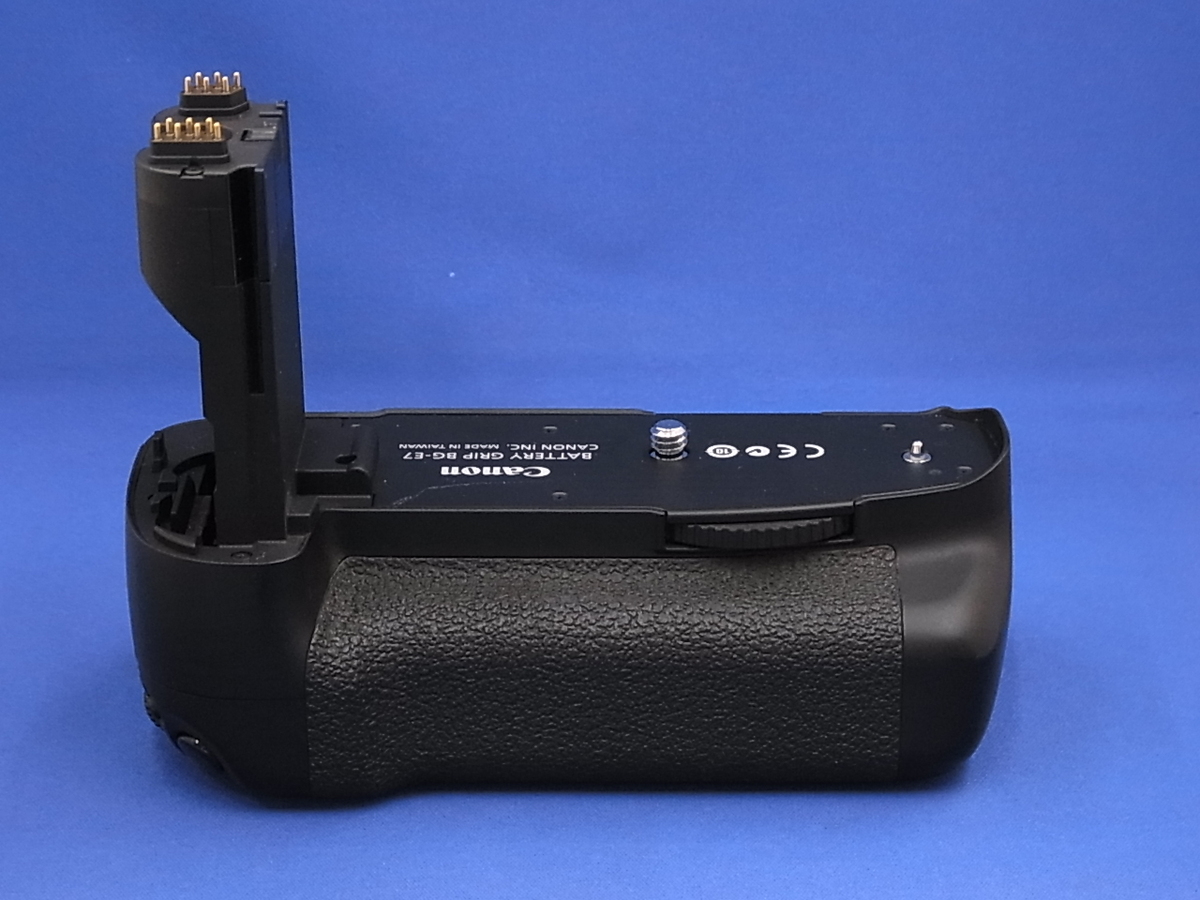 中古:B(並品)】キヤノン バッテリーグリップ BG-E7 | 2449590042454 中古:B(並品)】キヤノン バッテリーグリップ BG-E7 | 2449590042454
