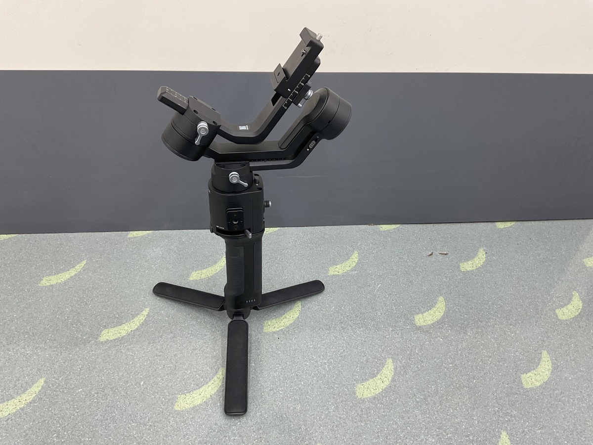 DJI スタビライザー ブラック 三脚付き 中古：AB(良品)】DJIジャパン RONIN-SC ミラーレス用スタビライザー
