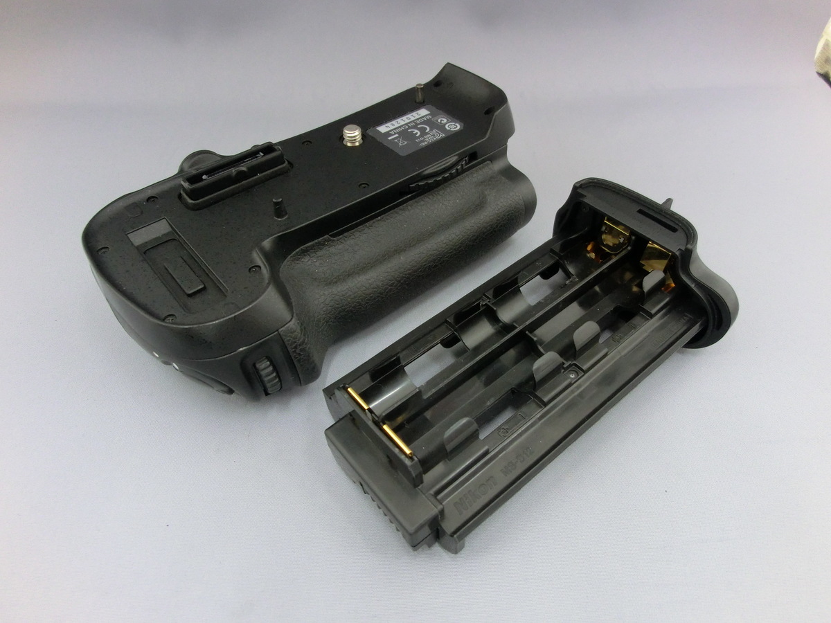 中古：B(並品)】ニコン マルチパワーバッテリーパック MB-D12