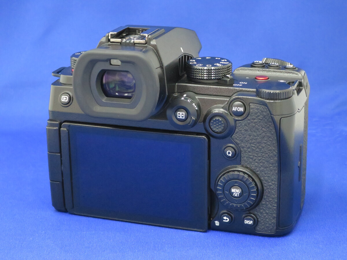 �p�i�\�j�b�N LUMIX DC-S5M2 �{�f�B