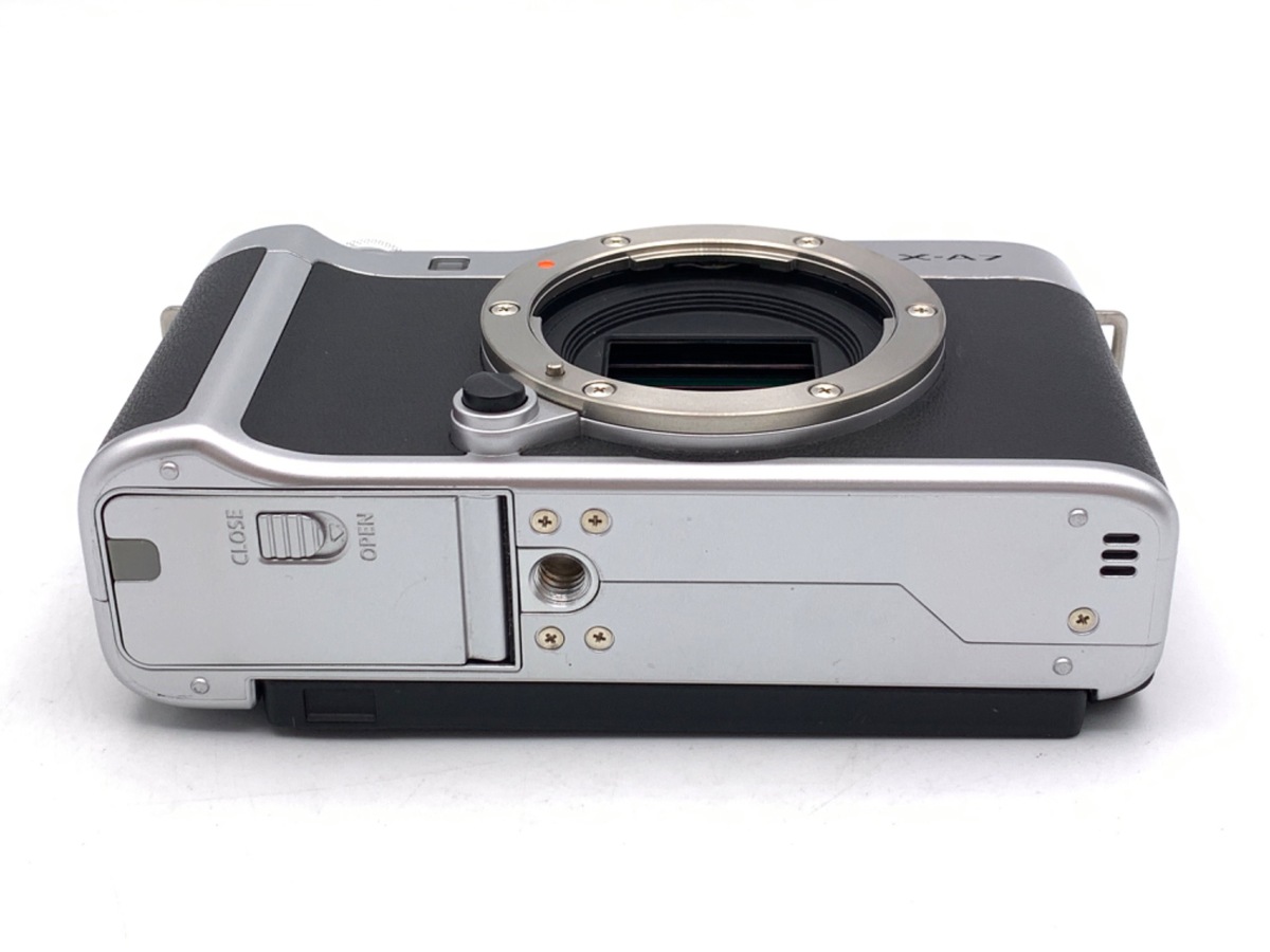 【中古】フジフイルム X-A7 ボディ シルバー