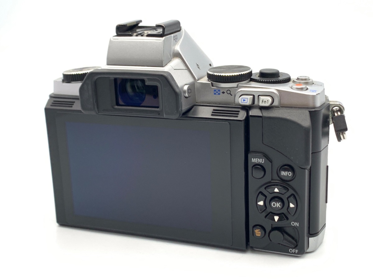 �I�����p�X OM-D E-M5 �{�f�B �V���o�[