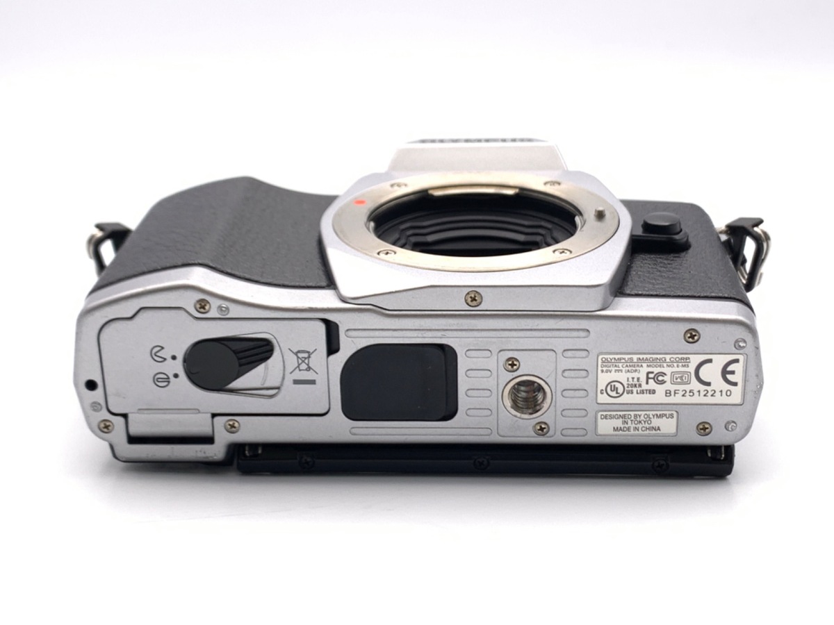 �I�����p�X OM-D E-M5 �{�f�B �V���o�[