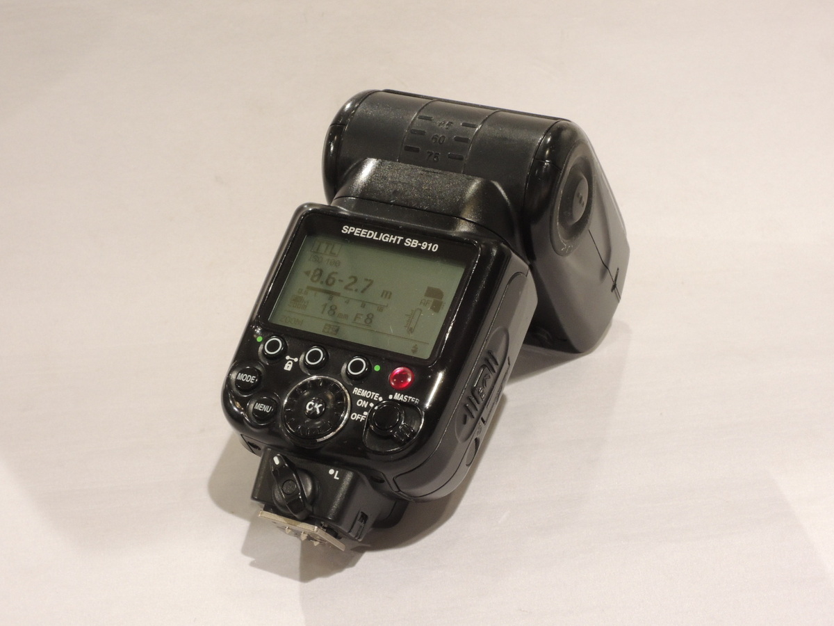 SB-910 スピードライト
