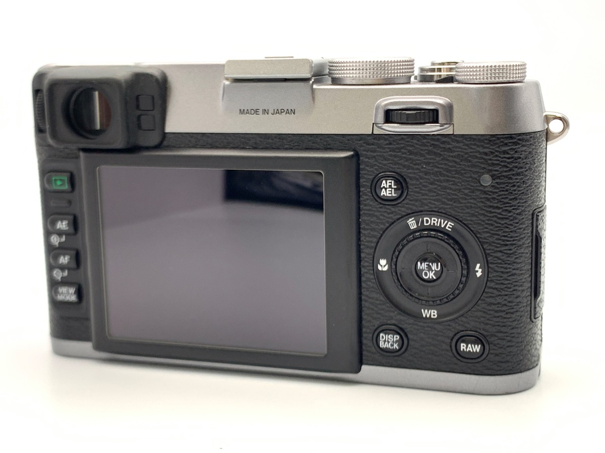 FUJIFILM X100 シルバー【1230万画素】