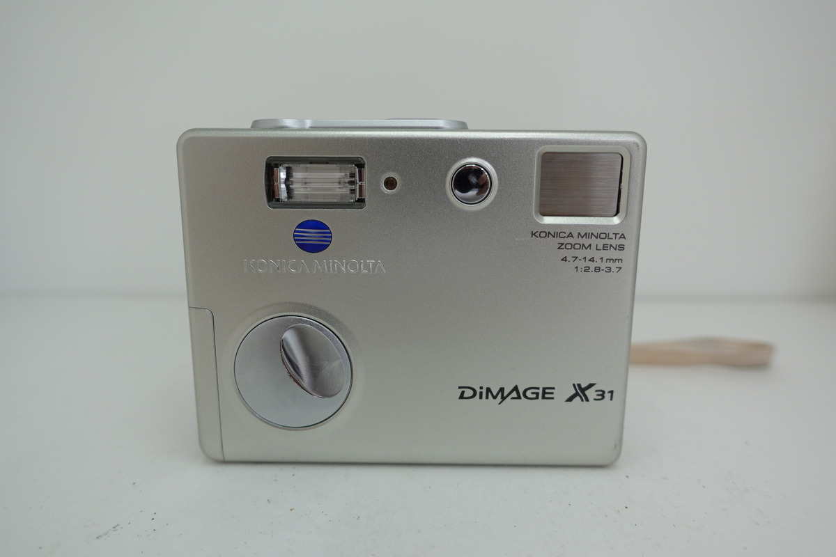 コニカミノルタ　ディマージュ　デジタルカメラ　 DIMAGE X31　動作品 コニカミノルタ ディマージュ デジタルカメラ DIMAGE X31 動作品