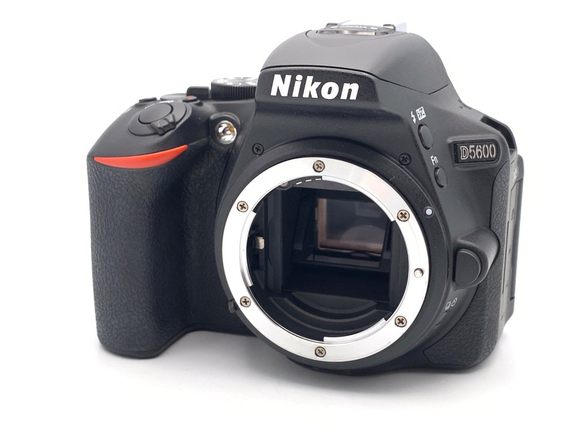 滅多にないS数3333回以下☆Nikon D5600☆シリーズ最新&新型 滅多にないS数3333回以下☆Nikon D5600☆シリーズ最新&新型