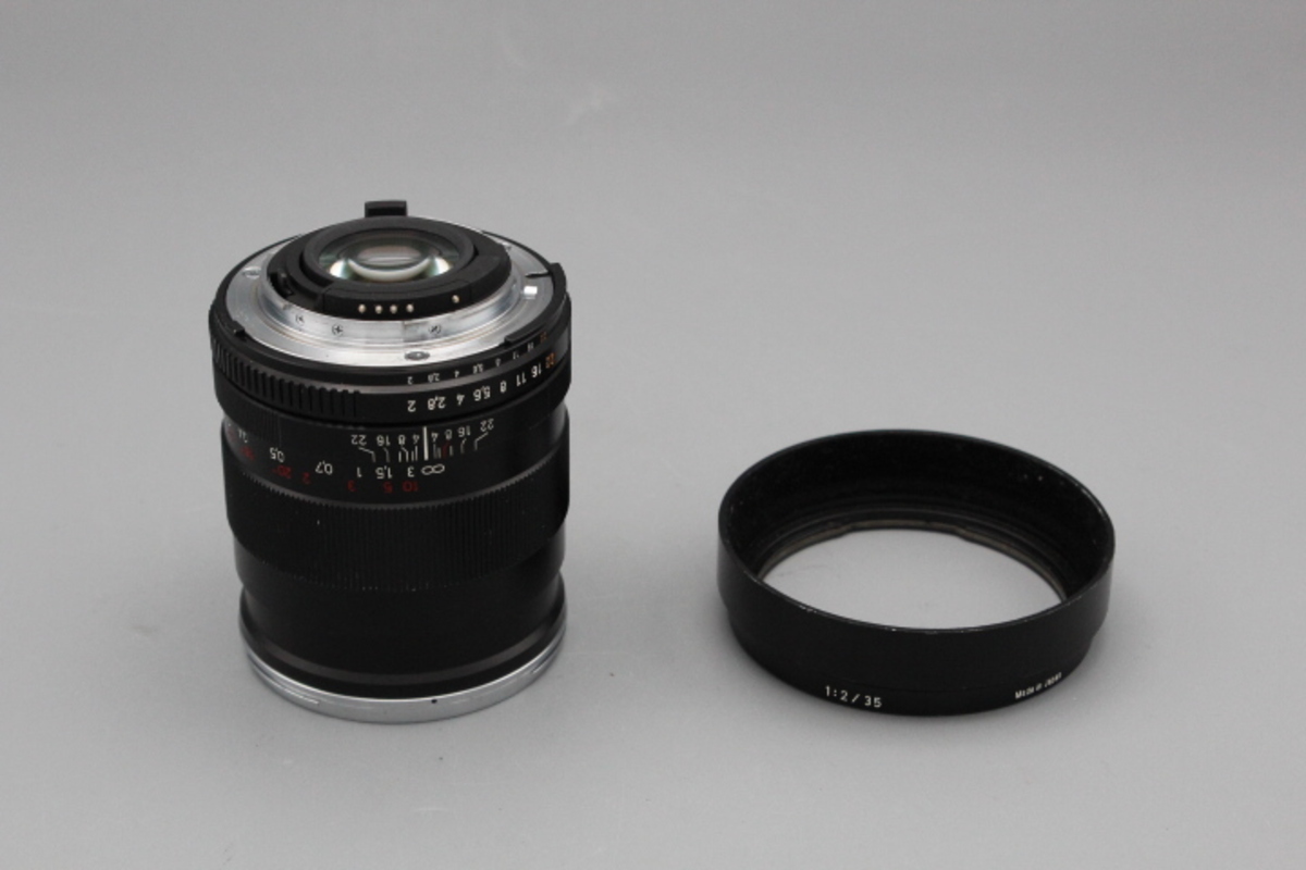 �R�V�i �c�@�C�X DISTAGON T*2/35 ZF