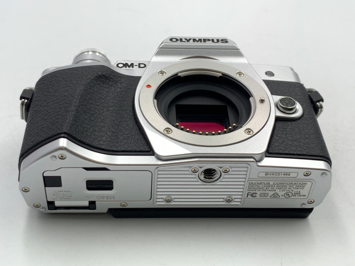 オリンパス OM-D E-M10 MarkIII ボディ シルバー