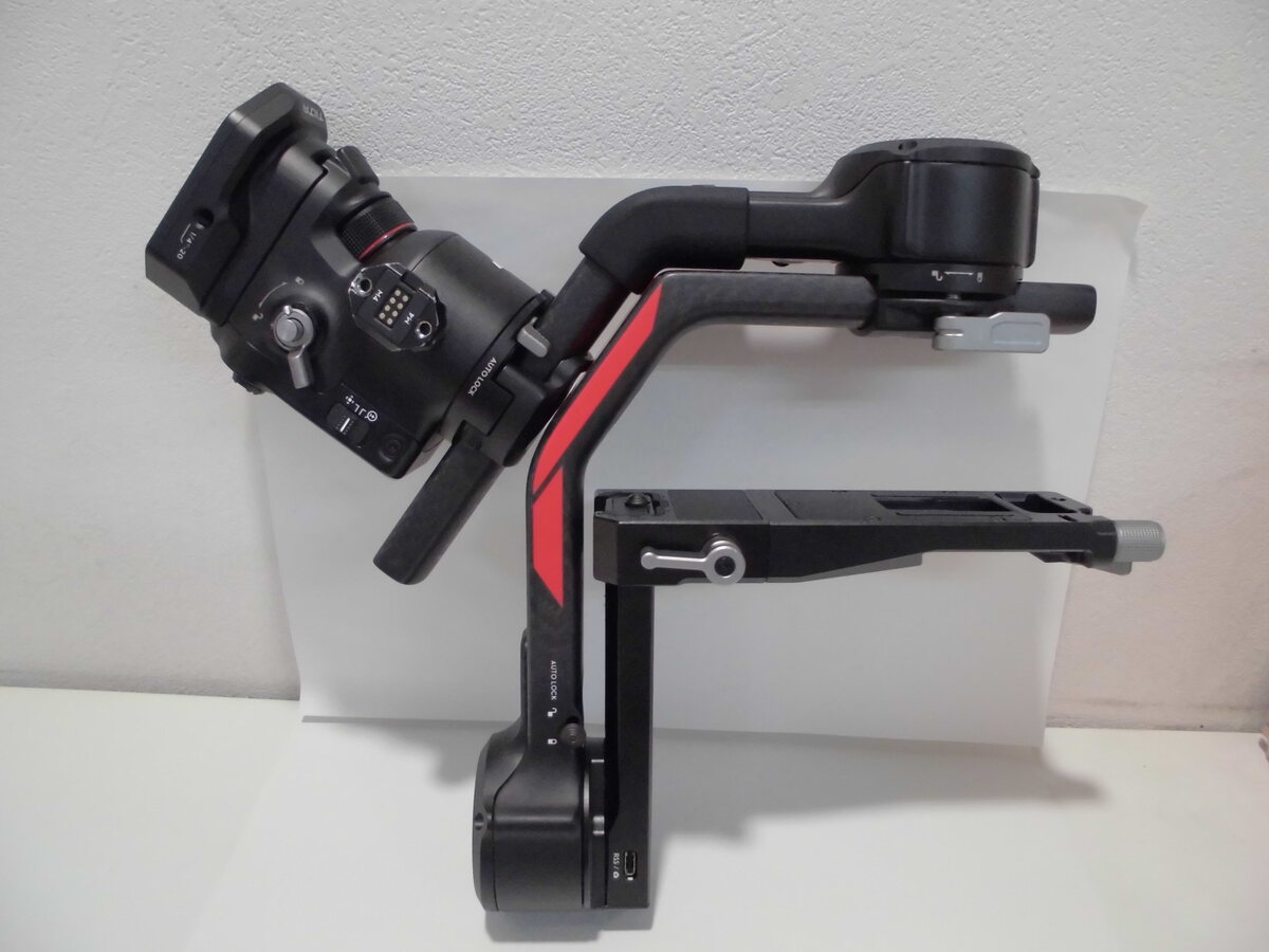 中古：B(並品)】DJI RS4 Pro 一眼レフ・ミラーレス用スタビライザー