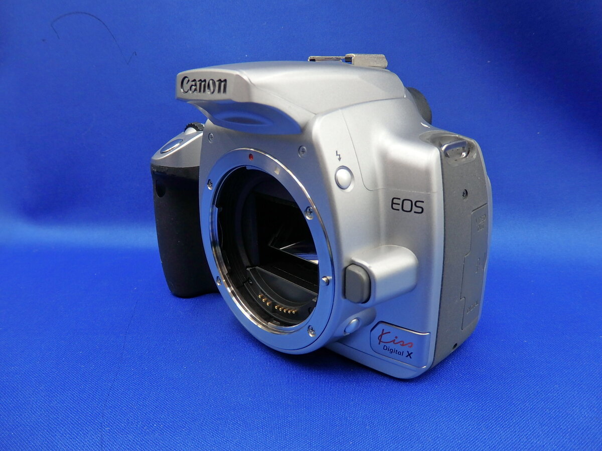 初心者向け Canon Kiss Digital X ボディ 付属多数 初心者向け Canon Kiss Digital X ボディ 付属多数 【公式通販】