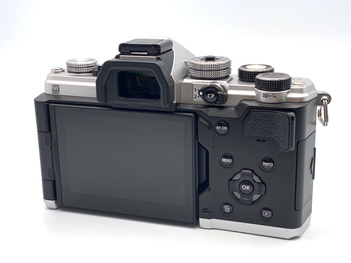 OM SYSTEM OM-3 �{�f�B
