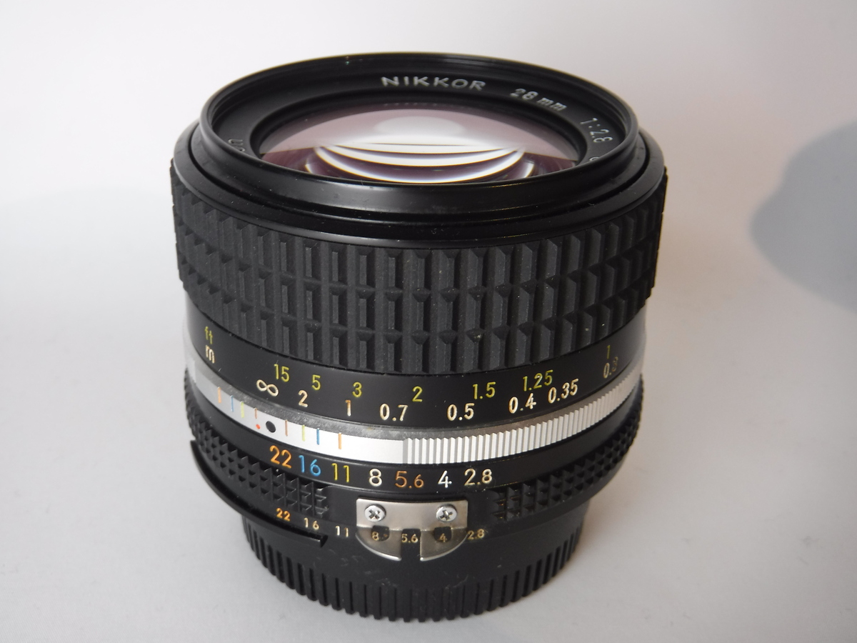 【寄れる力】動作◎ ニコン Ai-s Nikkor 28mm F2.8 580 AI Nikkor 28mm f/2.8S 中古価格比較 - 価格.com