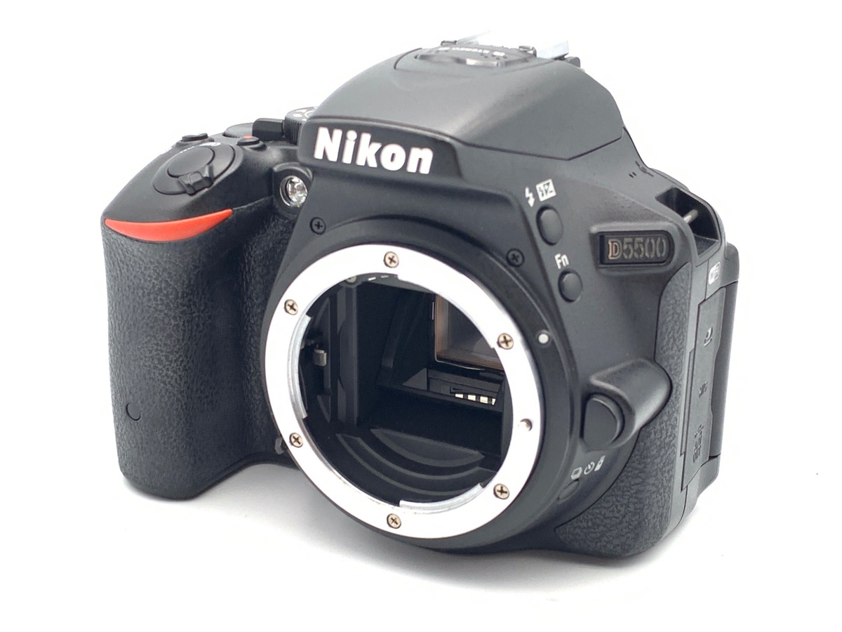 �j�R�� D5500 �{�f�B �u���b�N