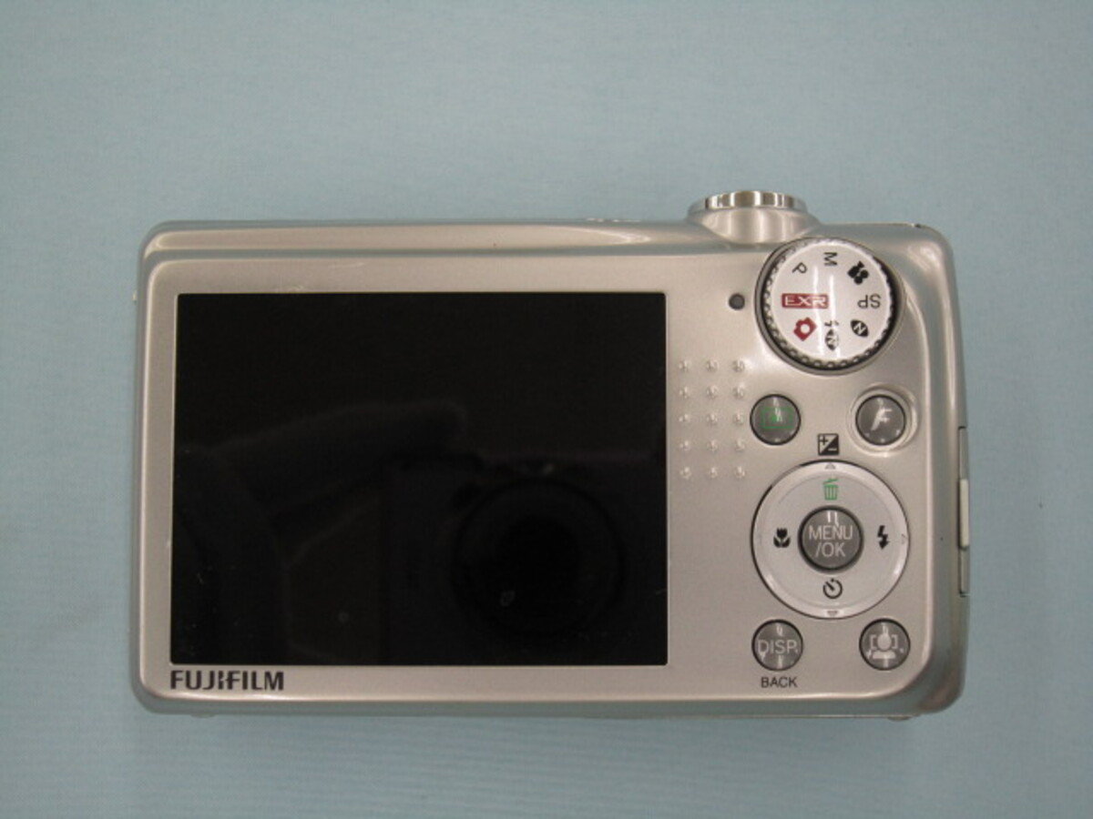 中古】フジフイルム FinePix F70EXR シルバー｜｜カメラの