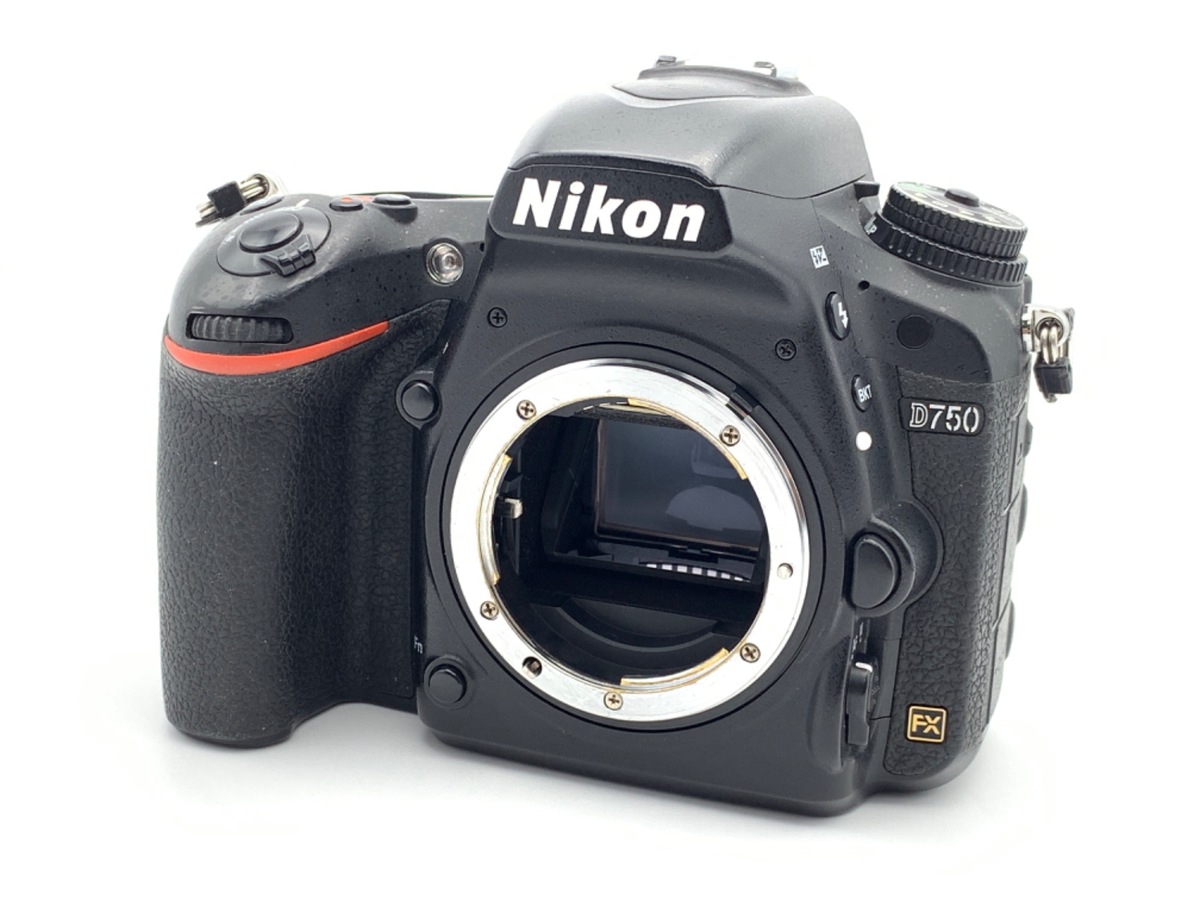 美品Nikon デジタル一眼レフカメラ D7100 18-105VRレンズキット Amazon | Nikon デジタル一眼レフカメラ D7100 18-105VRレンズ