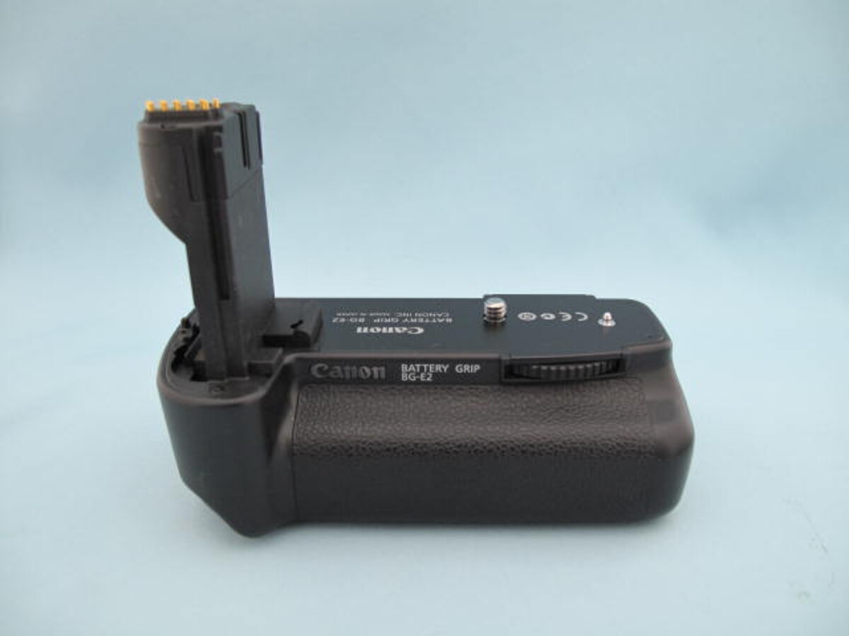 中古：A(美品)】キヤノン バッテリーグリップ BG-E2 | 2443801283148