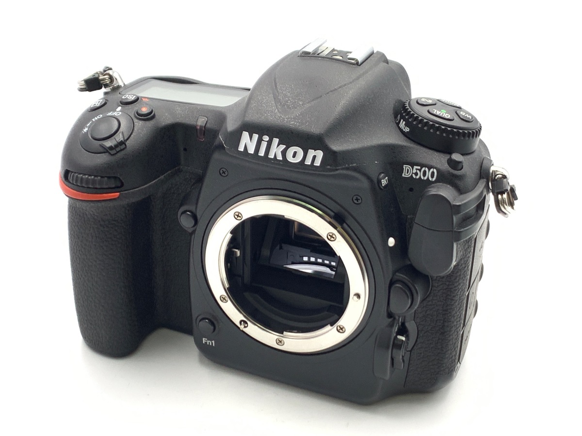 Nikon D3000☆一眼レフカメラ☆手ぶれ補正レンズ付☆美品＆S数少