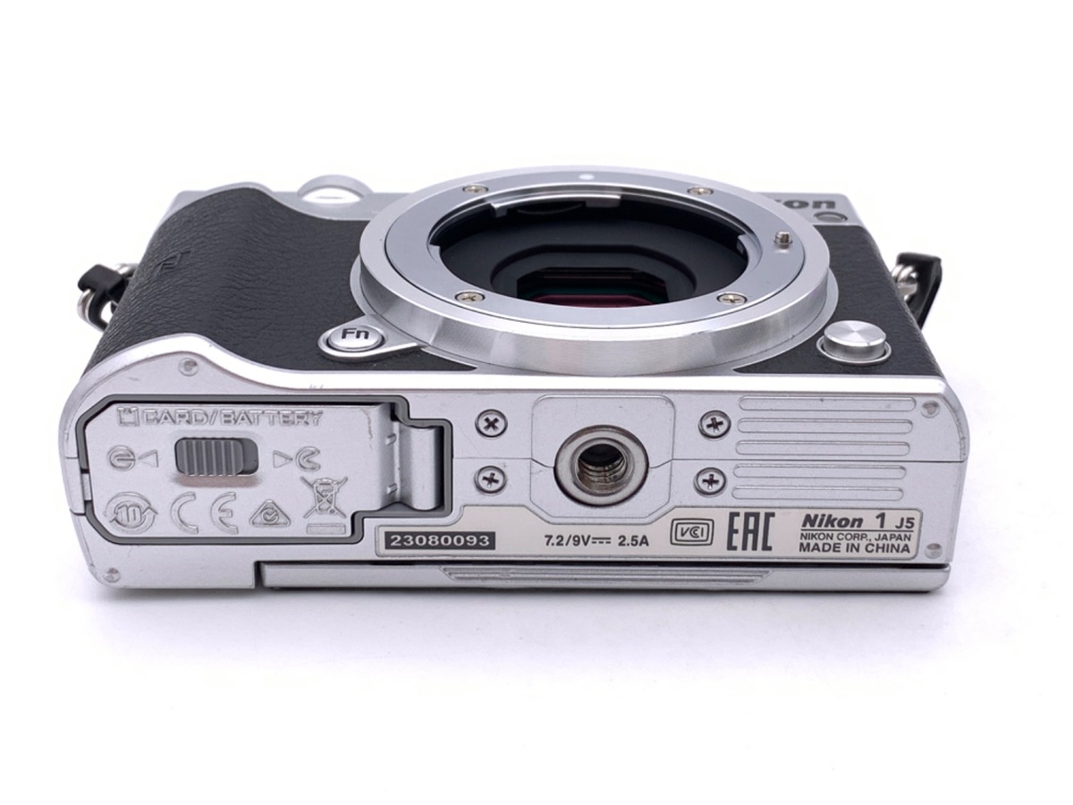 中古：B(並品)】ニコン Nikon1 J5 ボディ シルバー | 2484260022084