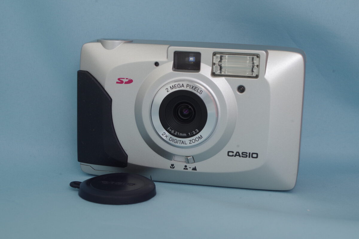 海外 購入 《 美品 》 カシオ CASIO EXILIM EX-ZR100 ホワイト 【公式