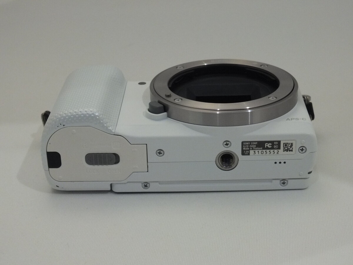 SONY α5000 ホワイト 中古：B(並品)】ソニー α5000 ボディ ホワイト [ILCE-5000